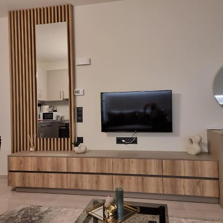 Iris City Center Premium Studio Thessaloniki Exterior photo