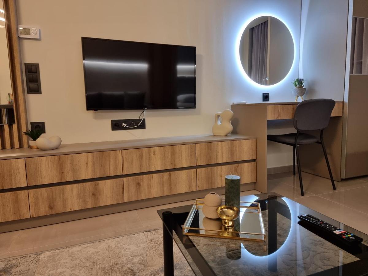 Iris City Center Premium Studio Thessaloniki Exterior photo