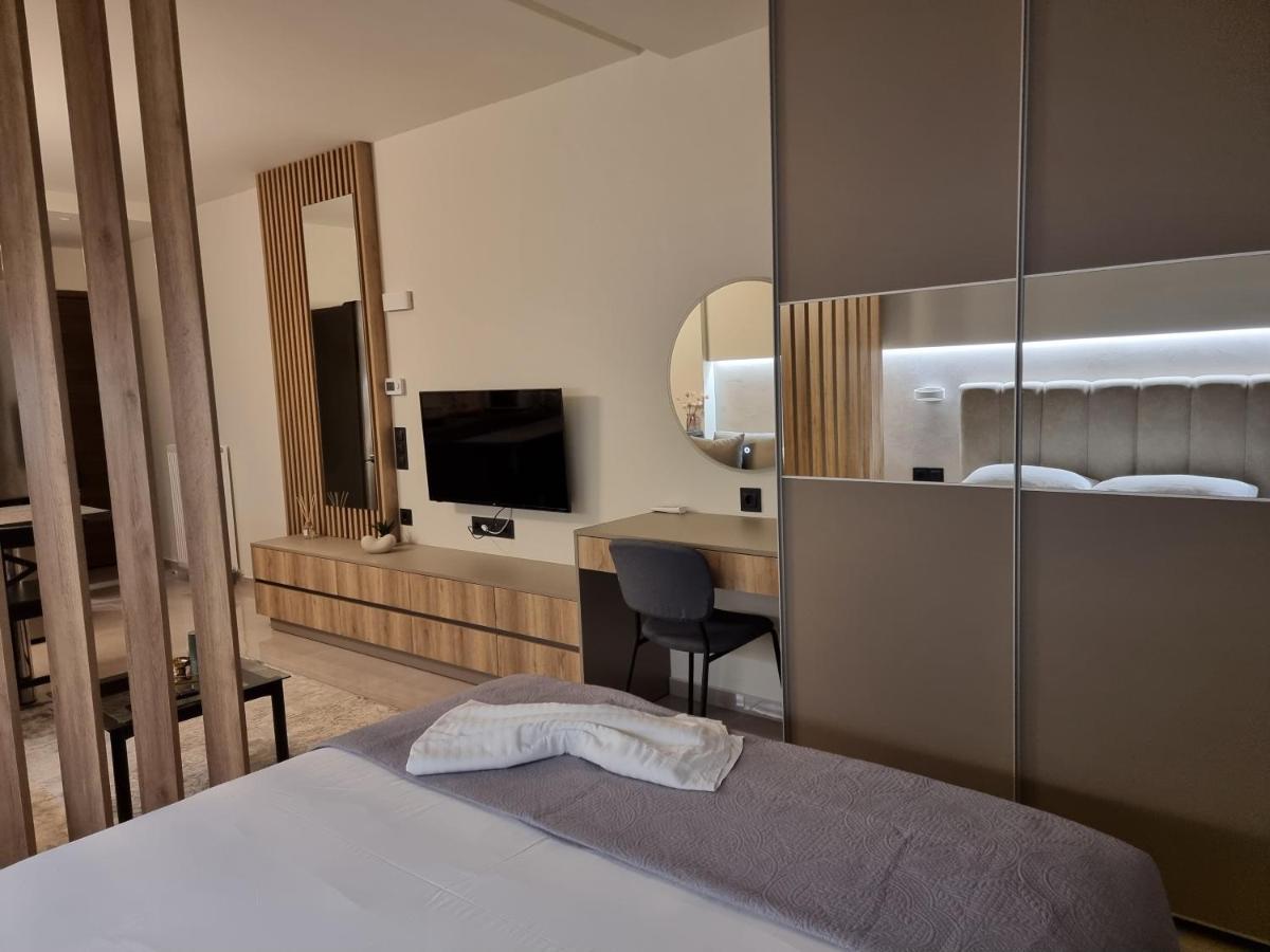 Iris City Center Premium Studio Thessaloniki Exterior photo
