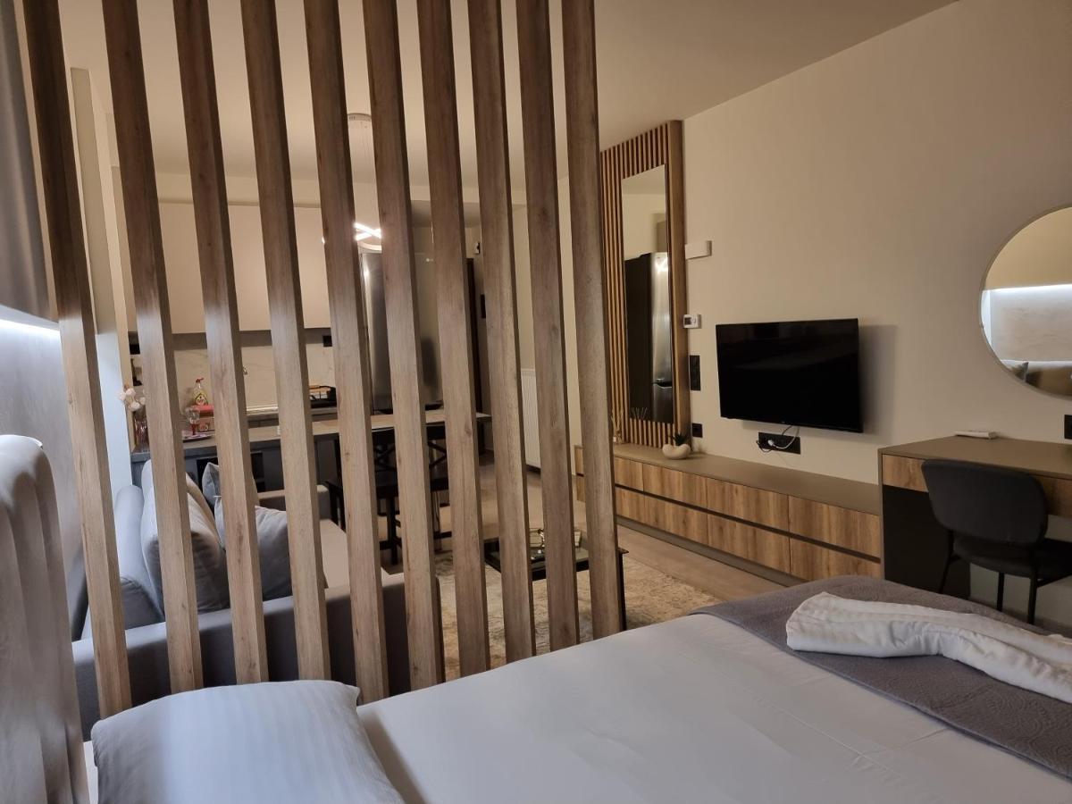Iris City Center Premium Studio Thessaloniki Exterior photo