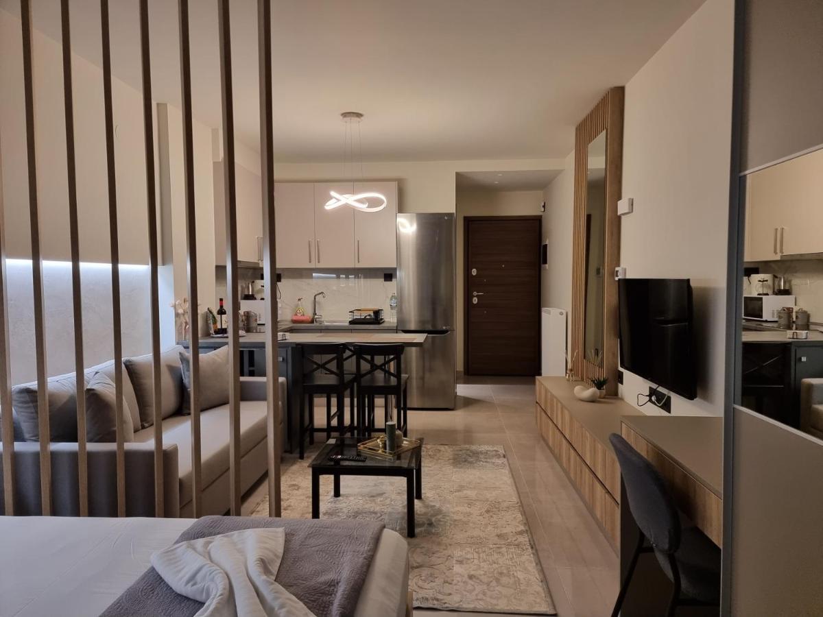 Iris City Center Premium Studio Thessaloniki Exterior photo